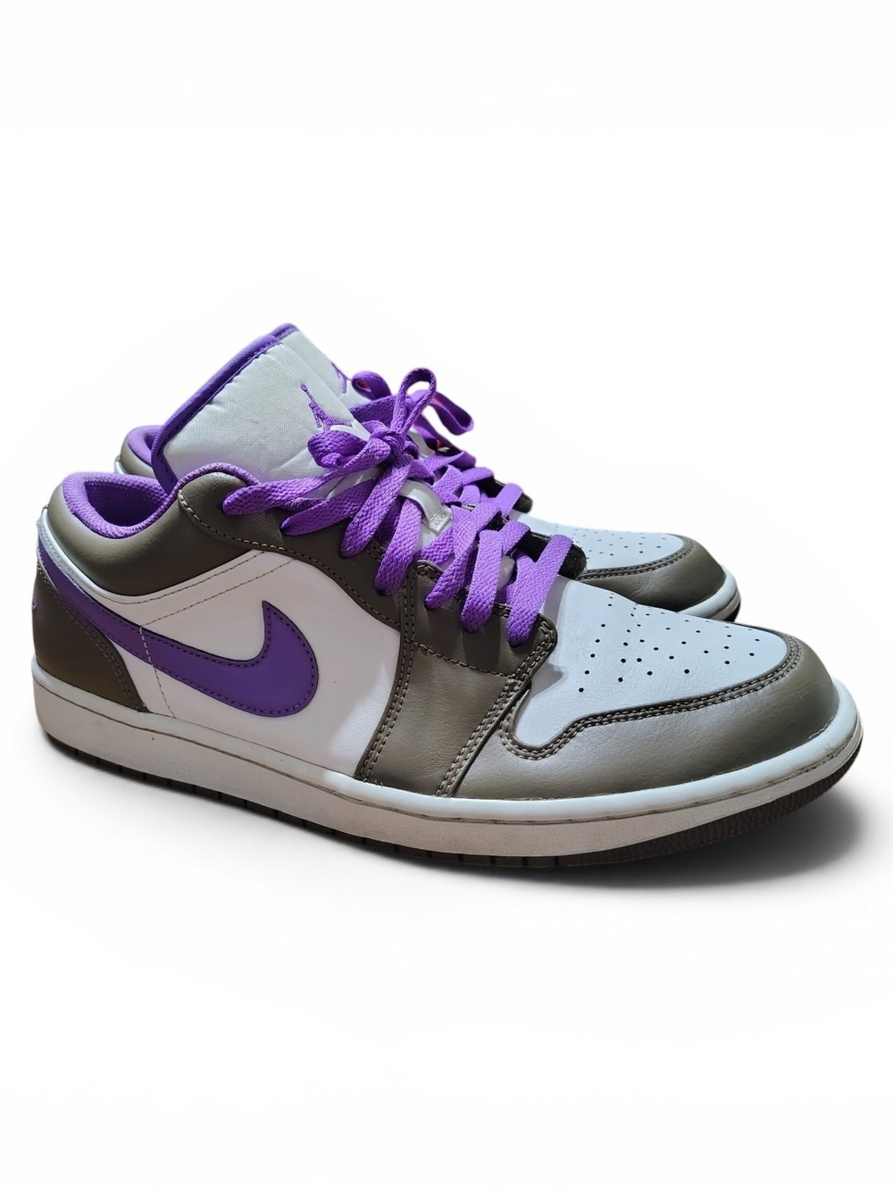Jordan Low-Top Sneakers in Purple, White, Gray